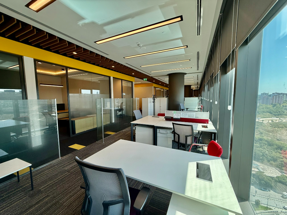 Vadistanbul Kiralık Ofis 1406m2 TamKat Dekorasyonlu Teraslı Ofis