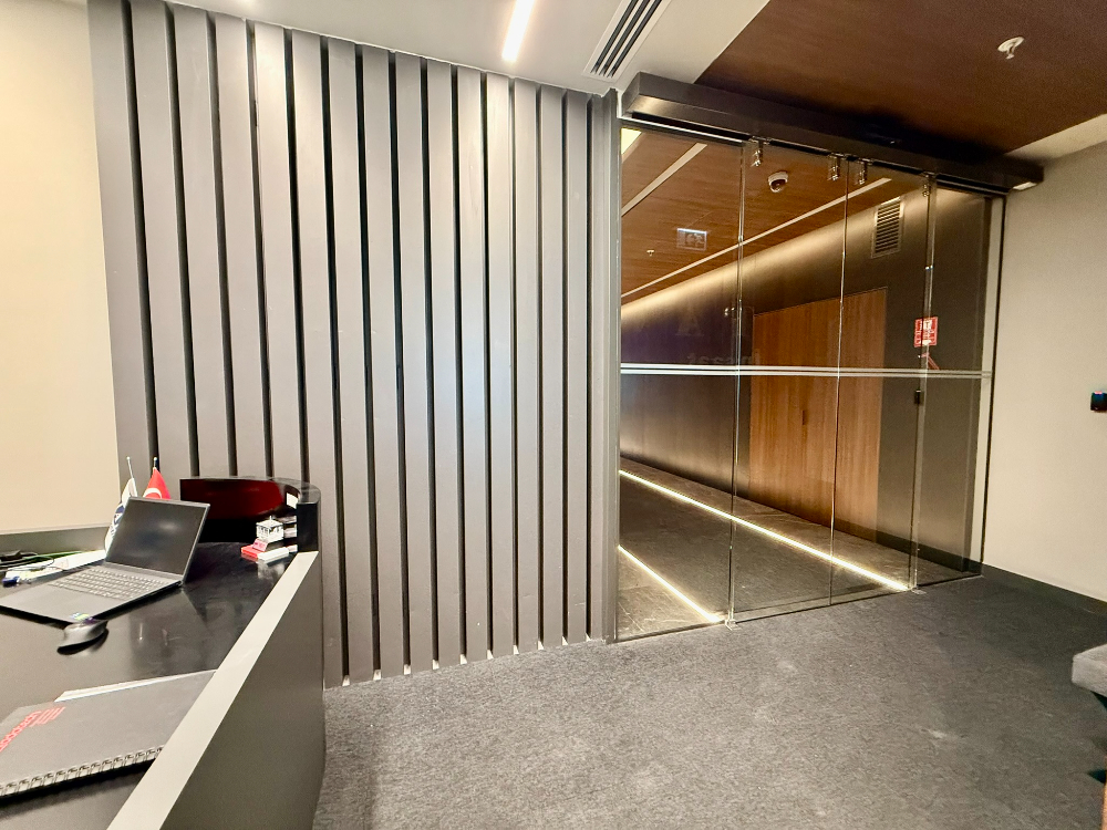 Vadistanbul Kiralık Ofis 1406m2 TamKat Dekorasyonlu Teraslı Ofis