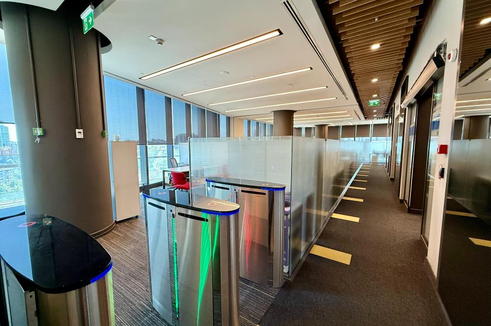 Vadistanbul Kiralık Ofis 1406m2 TamKat Dekorasyonlu Teraslı Ofis