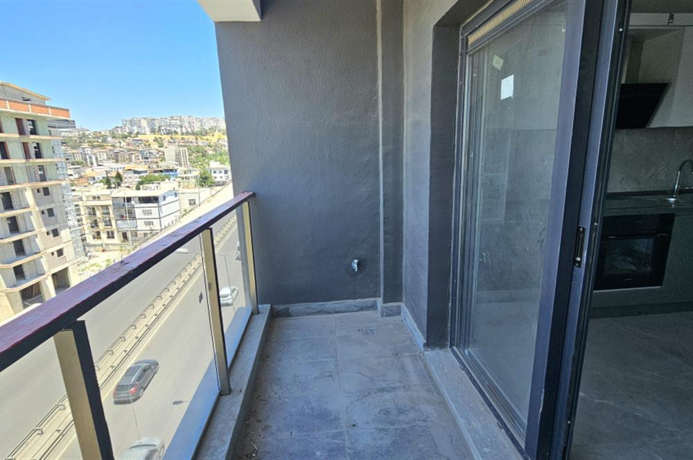 Çiğli/Balatçık Sıfır Binada Kiralık 3+1 Daire Kapalı Mutfaklı