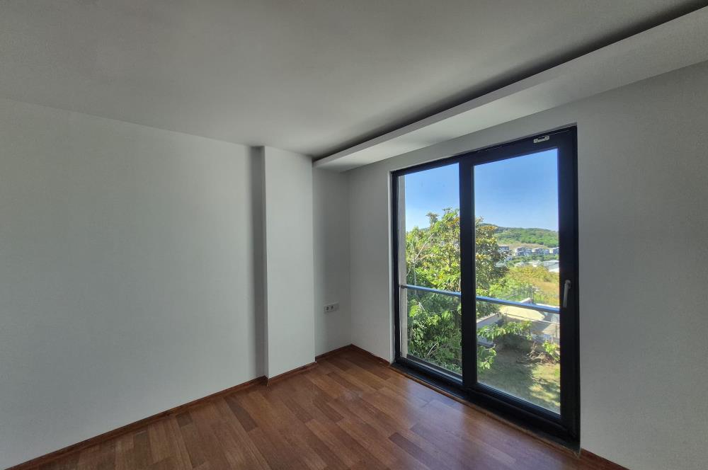 4+1 Panoramik Deniz Manzaralı, Havuz Cepheli Bahçe Dubleksi