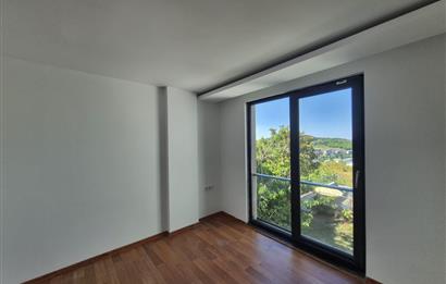 4+1 Panoramik Deniz Manzaralı, Havuz Cepheli Bahçe Dubleksi