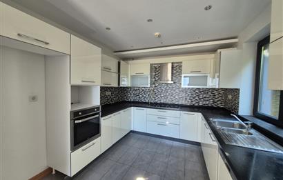 4+1 Panoramik Deniz Manzaralı, Havuz Cepheli Bahçe Dubleksi