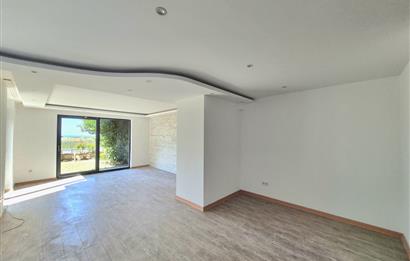 4+1 Panoramik Deniz Manzaralı, Havuz Cepheli Bahçe Dubleksi