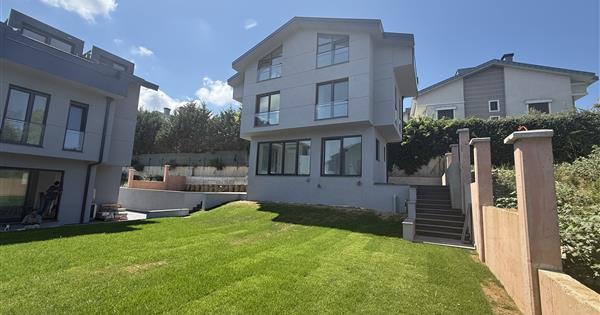 Kilyos'ta Havuzlu Butik Sitede Müstakil 4+2 Villa - 36438