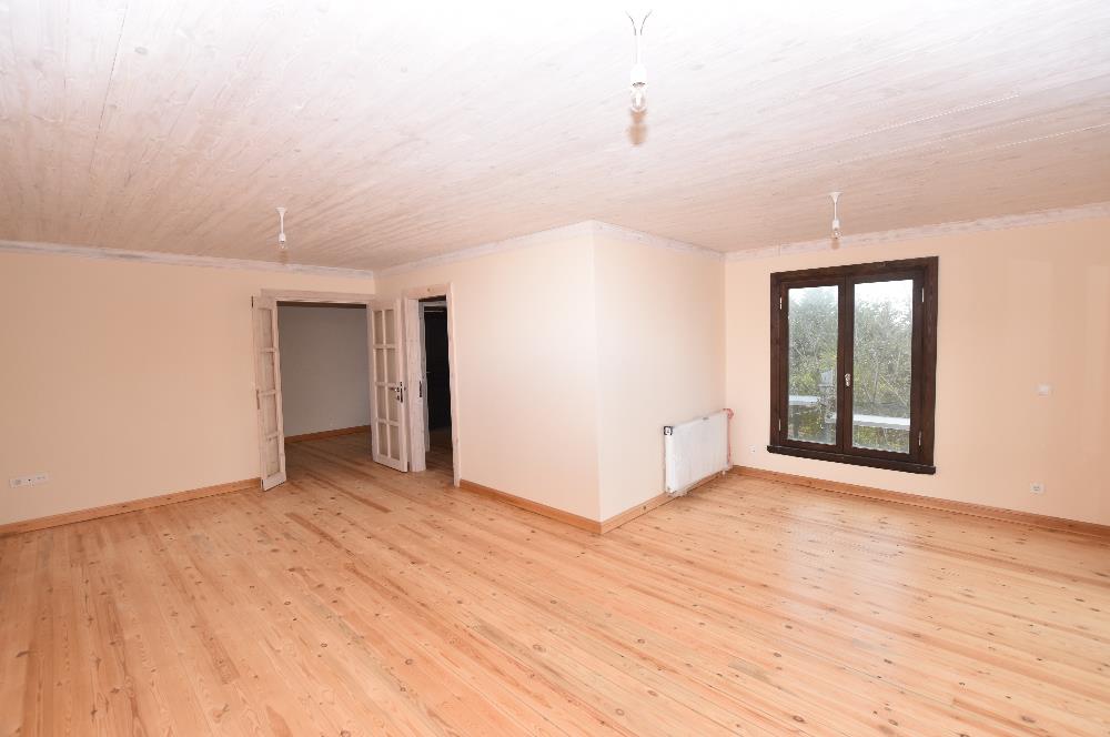 Zekeriyaköy'de Merkeze Yakın Kiralık Müstakil Girişli İkiz Villa
