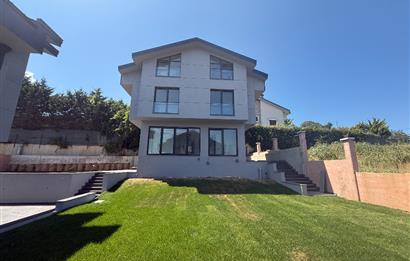 Kilyos'ta Havuzlu Butik Sitede Müstakil 4+2 Villa