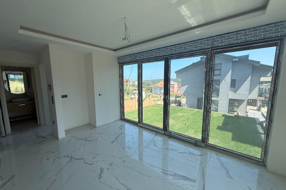 Kilyos'ta Havuzlu Butik Sitede Müstakil 4+2 Villa