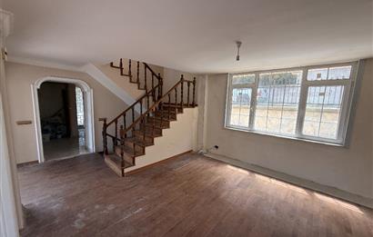 Site İçinde Havuzlu Müstakil Villa