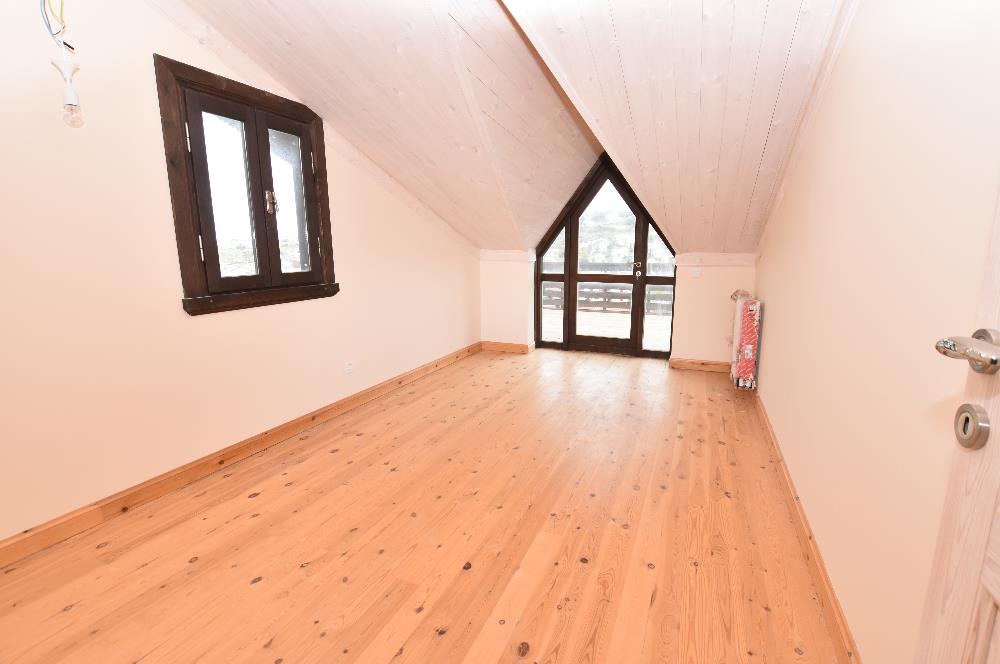 Zekeriyaköy'de Merkeze Yakın Kiralık Müstakil Girişli İkiz Villa