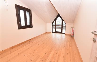 Zekeriyaköy'de Merkeze Yakın Kiralık Müstakil Girişli İkiz Villa