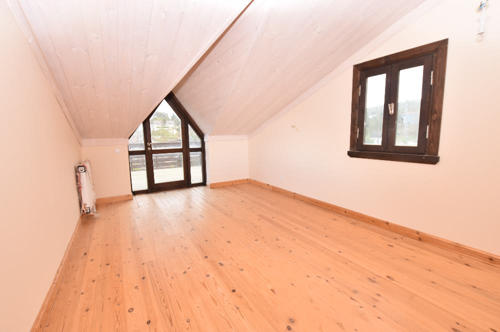 Zekeriyaköy'de Merkeze Yakın Kiralık Müstakil Girişli İkiz Villa