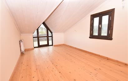 Zekeriyaköy'de Merkeze Yakın Kiralık Müstakil Girişli İkiz Villa