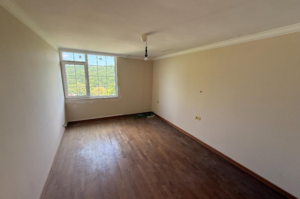 Site İçinde Havuzlu Müstakil Villa
