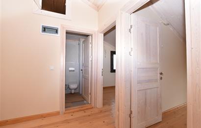 Zekeriyaköy'de Merkeze Yakın Kiralık Müstakil Girişli İkiz Villa