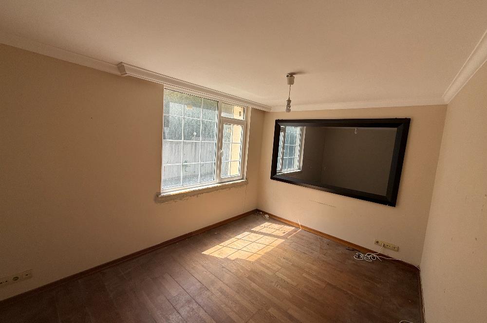 Site İçinde Havuzlu Müstakil Villa