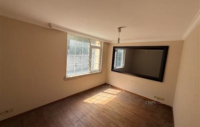 Site İçinde Havuzlu Müstakil Villa