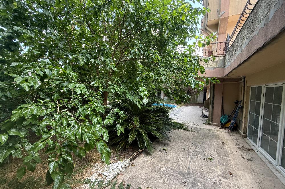 Site İçinde Havuzlu Müstakil Villa