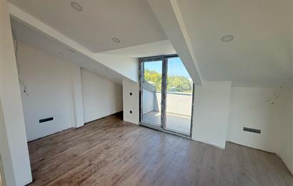 Kilyos'ta Havuzlu Butik Sitede Müstakil 4+2 Villa