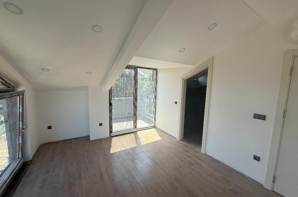 Kilyos'ta Havuzlu Butik Sitede Müstakil 4+2 Villa