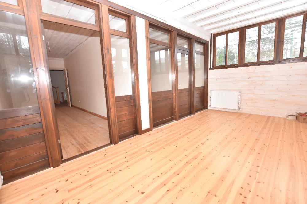Zekeriyaköy'de Merkeze Yakın Kiralık Müstakil Girişli İkiz Villa