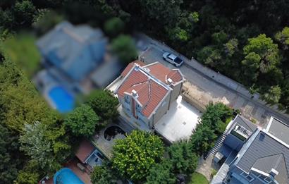 Site İçinde Havuzlu Müstakil Villa