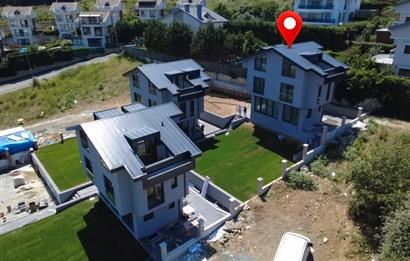 Kilyos'ta Havuzlu Butik Sitede Müstakil 4+2 Villa