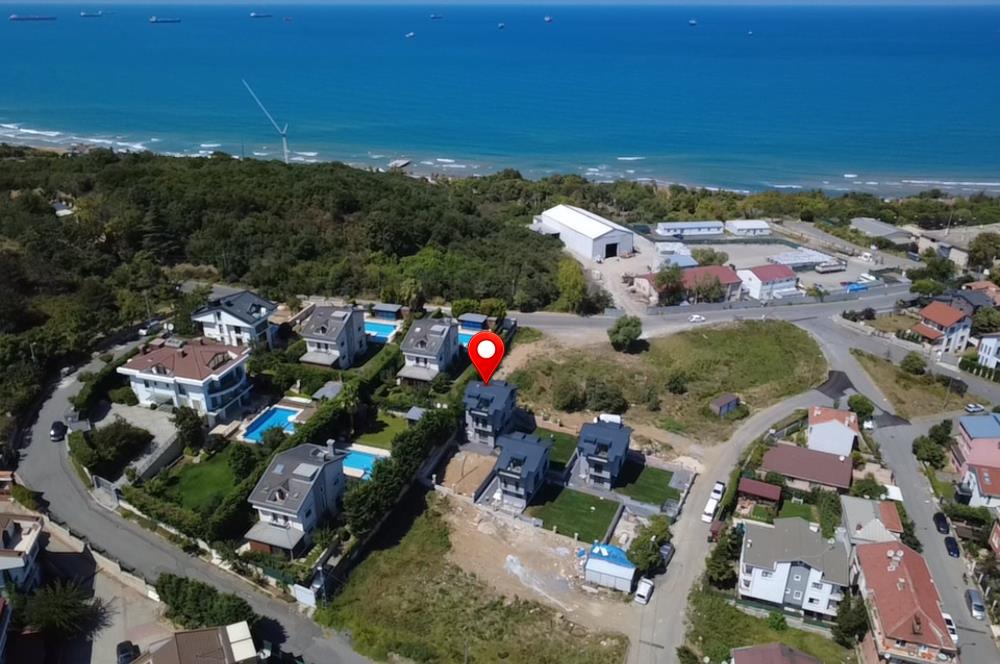Kilyos'ta Havuzlu Butik Sitede Müstakil 4+2 Villa