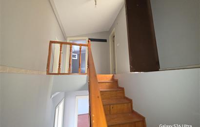 KOŞUYOLUNA YAKIN ÖZLEM SİTESİNDE BOŞ KİRALIK DÜKKAN OFİS