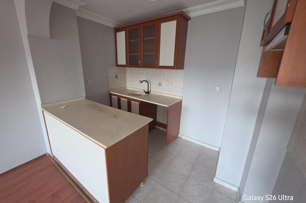 KOŞUYOLUNA YAKIN ÖZLEM SİTESİNDE BOŞ KİRALIK DÜKKAN OFİS