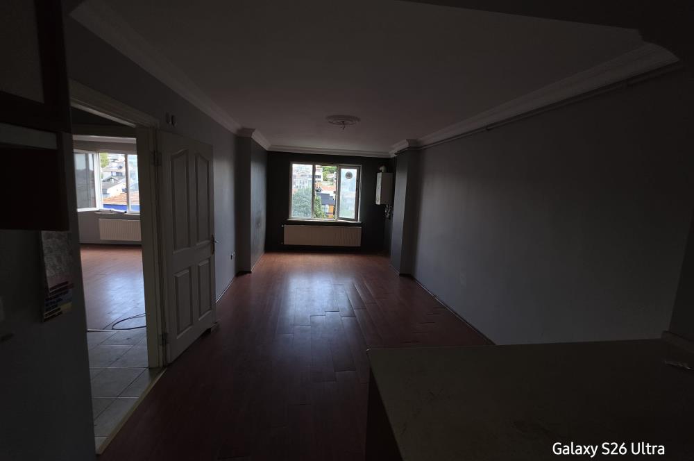 KOŞUYOLUNA YAKIN ÖZLEM SİTESİNDE BOŞ KİRALIK DÜKKAN OFİS