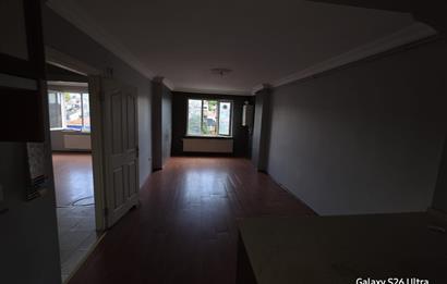 KOŞUYOLUNA YAKIN ÖZLEM SİTESİNDE BOŞ KİRALIK DÜKKAN OFİS