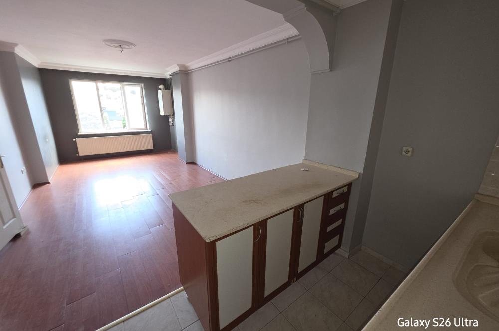 KOŞUYOLUNA YAKIN ÖZLEM SİTESİNDE BOŞ KİRALIK DÜKKAN OFİS