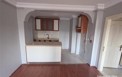 KOŞUYOLUNA YAKIN ÖZLEM SİTESİNDE BOŞ KİRALIK DÜKKAN OFİS