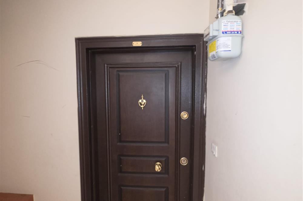 KOŞUYOLUNA YAKIN ÖZLEM SİTESİNDE BOŞ KİRALIK DÜKKAN OFİS
