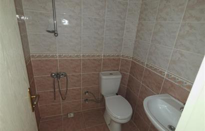 KOŞUYOLUNA YAKIN ÖZLEM SİTESİNDE BOŞ KİRALIK DÜKKAN OFİS