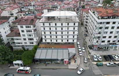 CENTURY 21’DEN ŞEHRİN MERKEZİNDE KOMPLE KİRALIK TİCARİ BİNA!