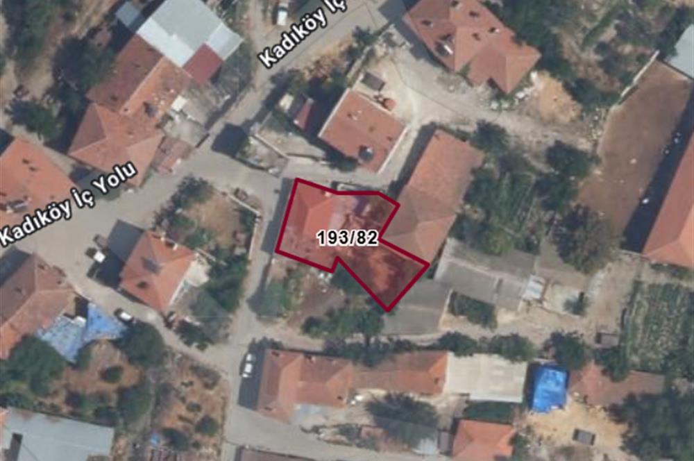 C21 Bal'dan Bigadiç Kadıköy'de Satılık Bahçeli Ahşap Ev