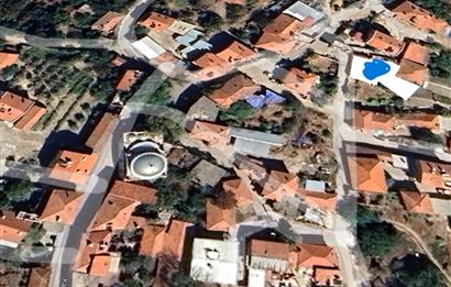 C21 Bal'dan Bigadiç Kadıköy'de Satılık Bahçeli Ahşap Ev