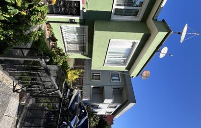 KOŞUYOLUNDA PRESTİJLİ KÖŞE PARSEL SATILIK MÜSTAKİL
