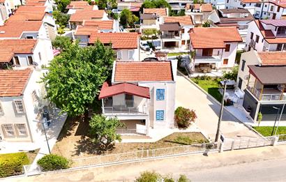 KUŞADASI GÜZELÇAMLI'DA DENİZE 200 MT MESAFEDE 3+1 SATILIK YAZLIK