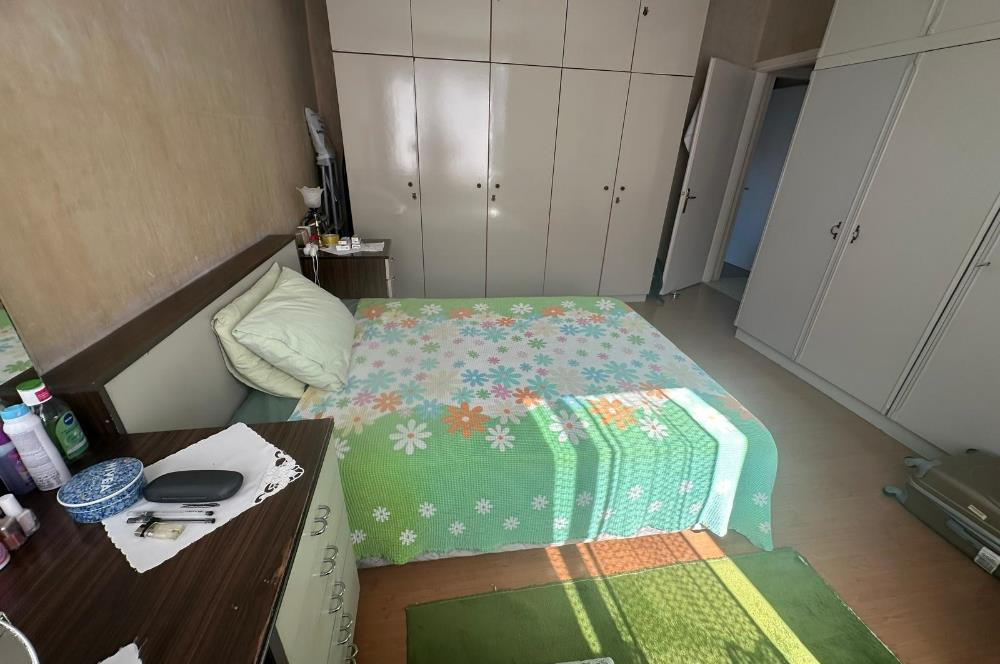 KADIKÖY, FENERYOLU ÖZGÜRLÜK PARKI KARŞISINDA SATILIK 3+1 DAİRE