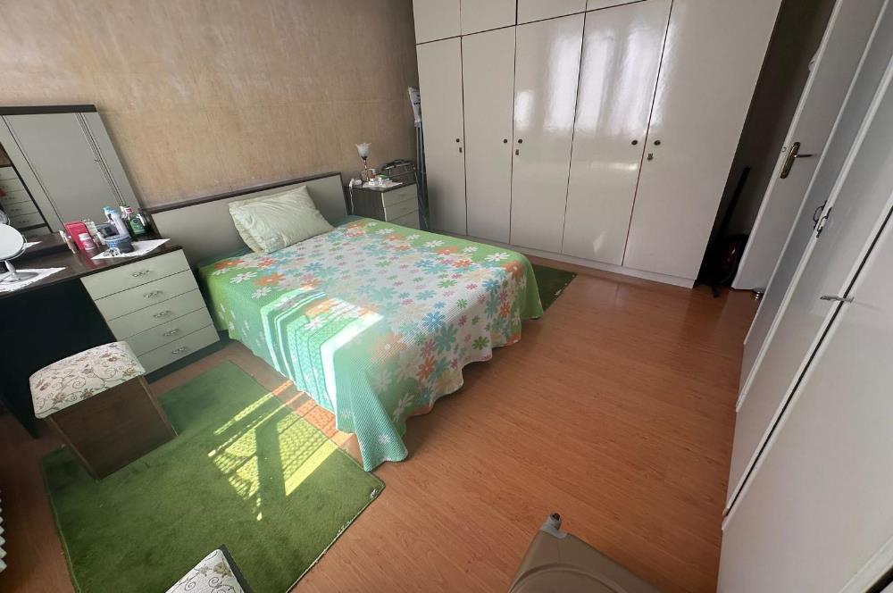 KADIKÖY, FENERYOLU ÖZGÜRLÜK PARKI KARŞISINDA SATILIK 3+1 DAİRE