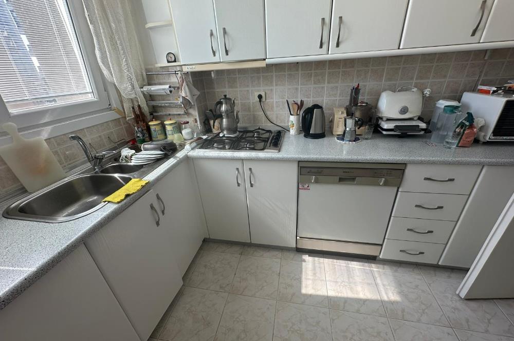 KADIKÖY, FENERYOLU ÖZGÜRLÜK PARKI KARŞISINDA SATILIK 3+1 DAİRE