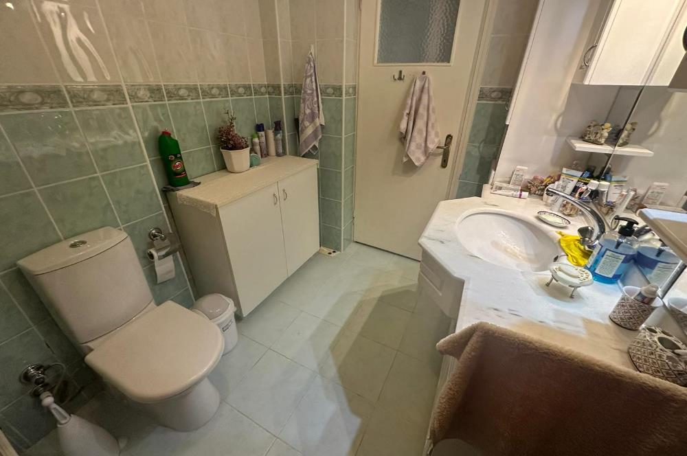 KADIKÖY, FENERYOLU ÖZGÜRLÜK PARKI KARŞISINDA SATILIK 3+1 DAİRE