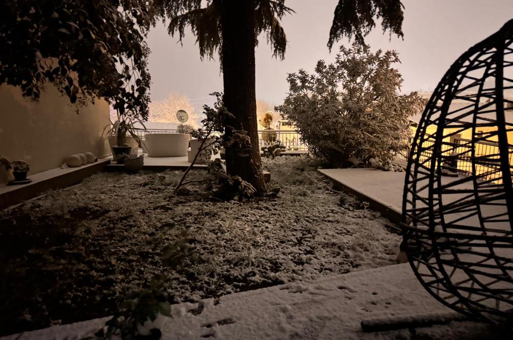 Yeniköy'de Boğaz manzaralı, içi yenilenmiş, eşyalı 2+1 kiralık