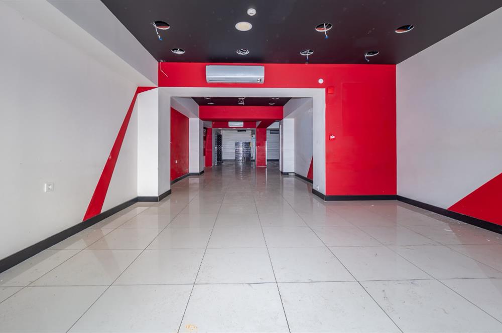 Maltepe Bağlarbaşı'nda Satılık Dükkan - 392 m²