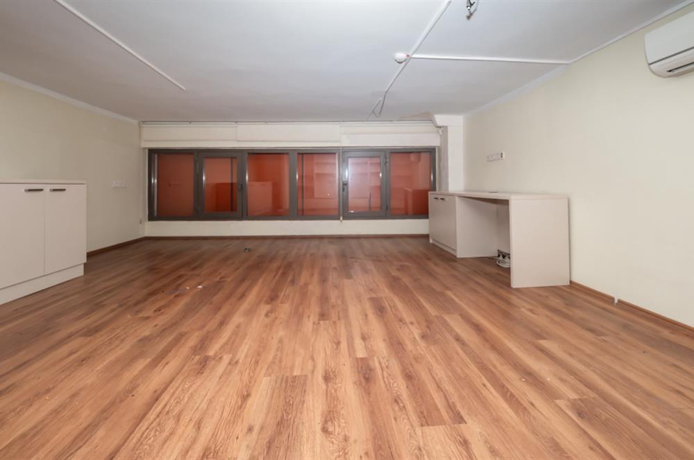 Maltepe Bağlarbaşı'nda Satılık Dükkan - 392 m²