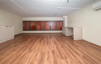 Maltepe Bağlarbaşı'nda Satılık Dükkan - 392 m²