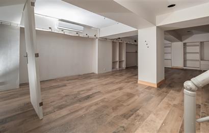 Maltepe Bağlarbaşı'nda Satılık Dükkan - 392 m²